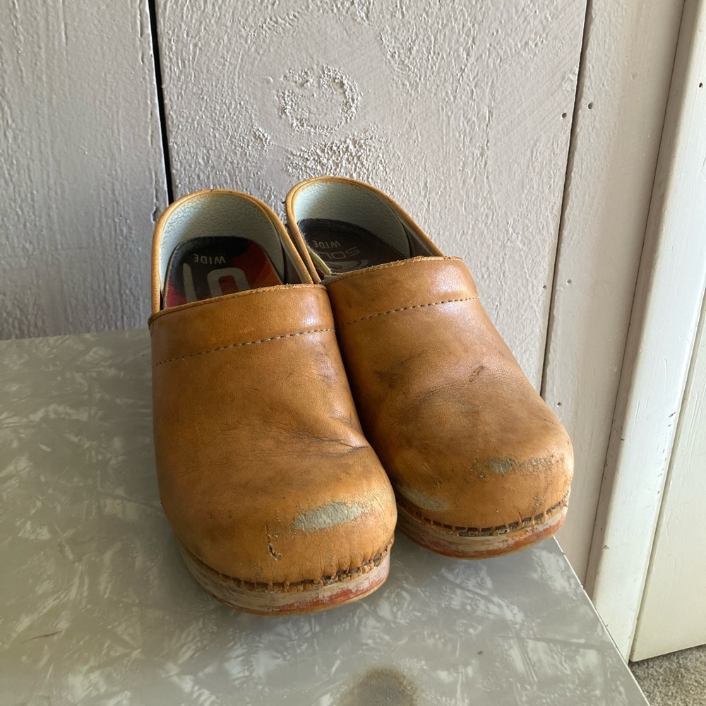 Honey Dansko Clogs - Picture 4 of 7